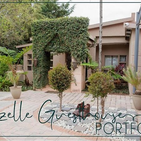4 Gazelle Guesthouse ネルスプロイト エクステリア 写真