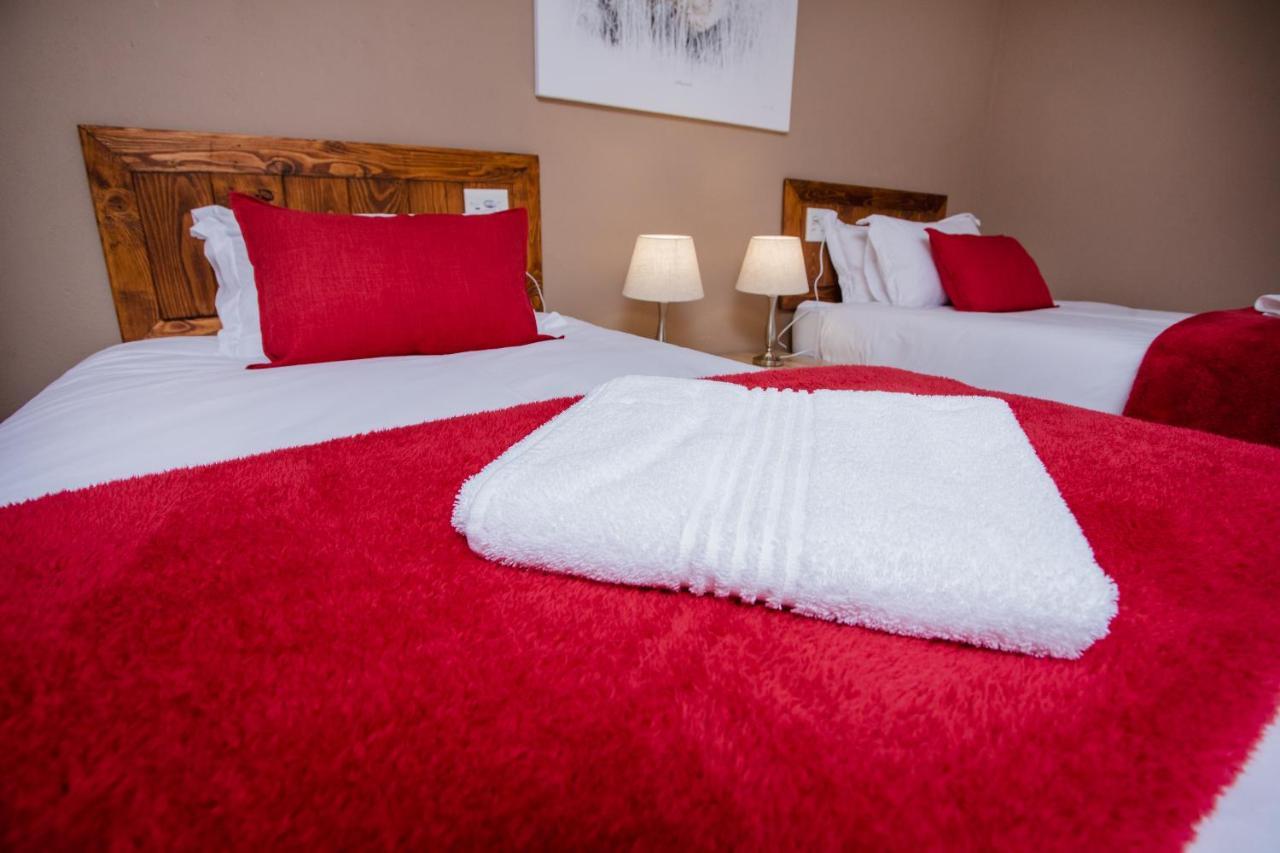 4 Gazelle Guesthouse ネルスプロイト エクステリア 写真