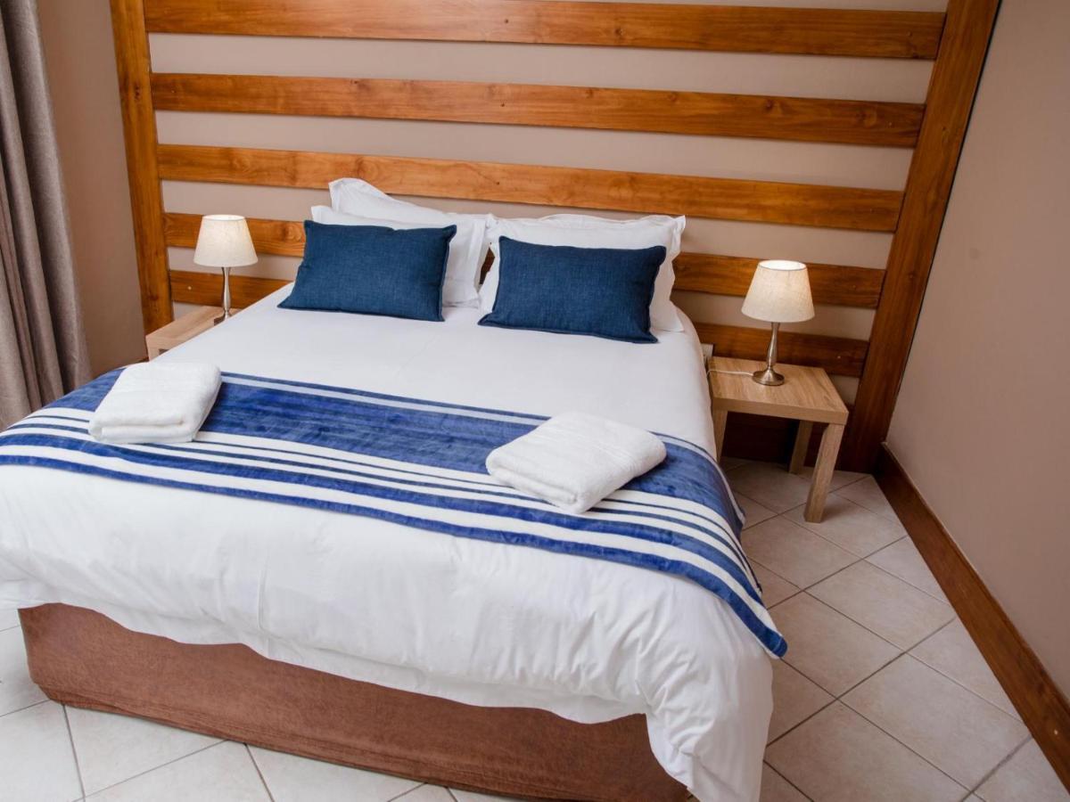 4 Gazelle Guesthouse ネルスプロイト エクステリア 写真